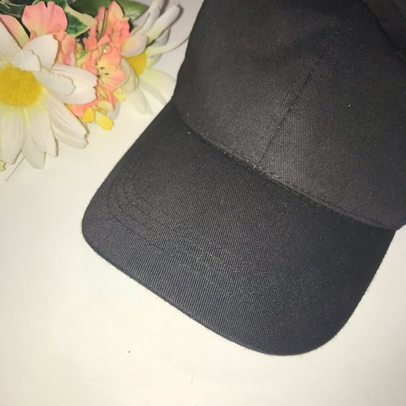 📢 BUNDLE 5 PLAIN HATS 📢 - Picture 6 of 8